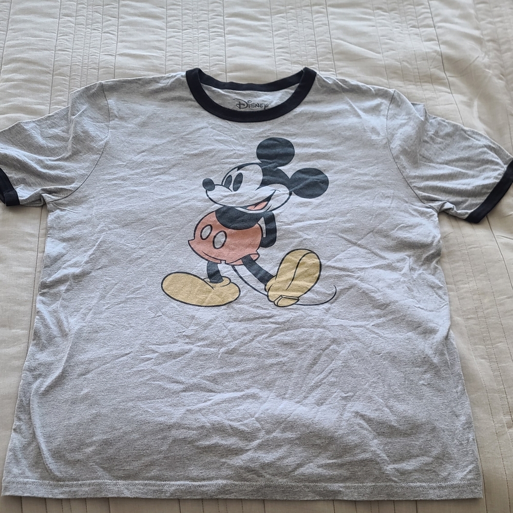 New without tags Men's Mickey tshirt